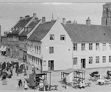 46 Stændertorvet før 1908 Torvedag. Rådhustorvet og Nytorv